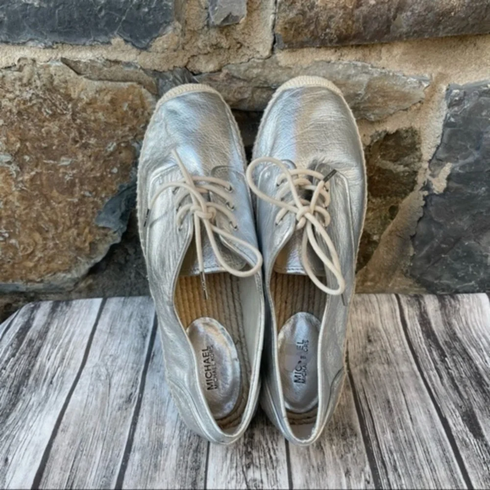 NWT MICHAEL Michael Kors Hastings Lace-Up Metallic Leather Silver Shoes size 11